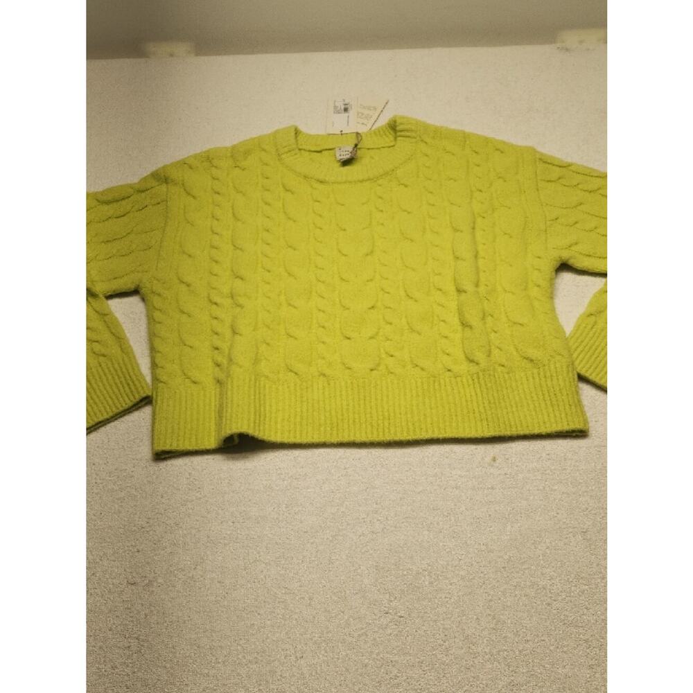 Cable Knit Crewneck Sweater in Lime Green A100 - Picture 3 of 11
